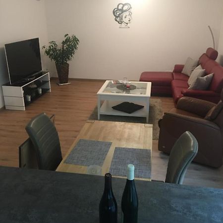 Peter'S Ferienwohnung Im Souterrain 诺伊里德 外观 照片